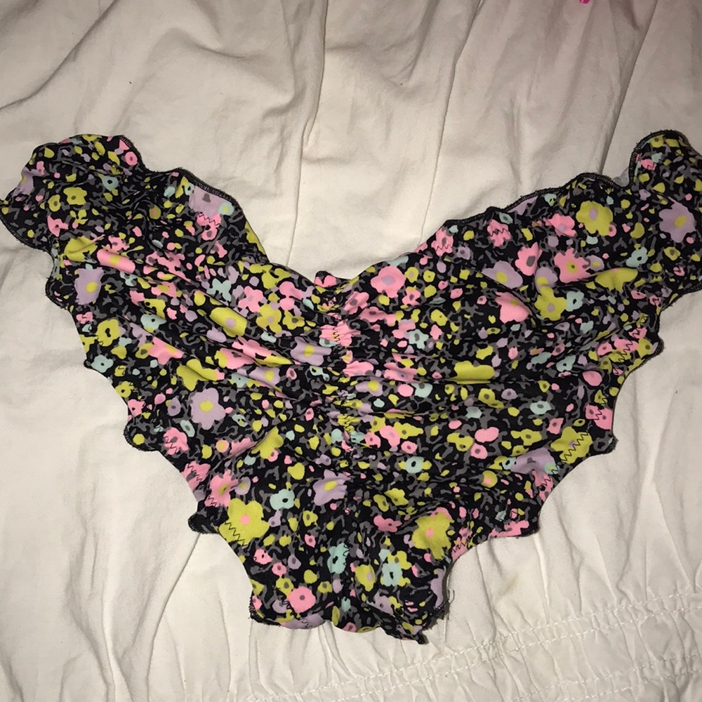 Victoria seceret bikini bottoms